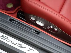 2022 Porsche 718 Boxster T 2.0T — фото 17