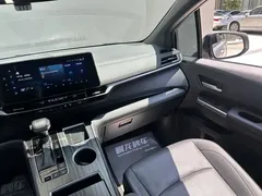 2023 Toyota Sienna 2.5L Hybrid Premium — фото 7