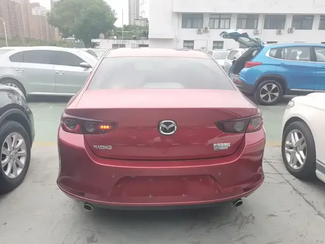 2023 Mazda 3 1.5L MT