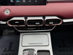 2023 Jetour X70 PLUS 1.5T DCT PRO 7, белый — фото 12