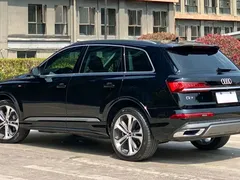 2021 Audi Q7 55 TFSI quattro S line, чёрный — фото 2