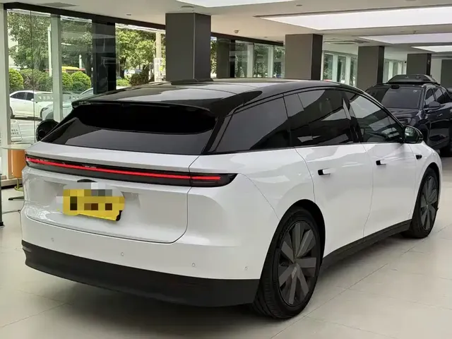 2025 Li Auto i6 4WD