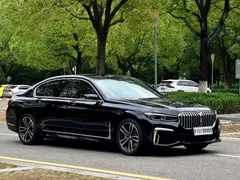 2021 BMW 7 Series 730Li M, чёрный — фото 3