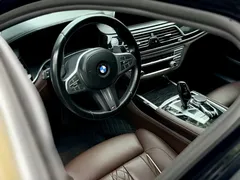 2021 BMW 7 Series 730Li M, чёрный — фото 9