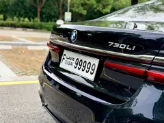 2021 BMW 7 Series 730Li M, чёрный — фото 30