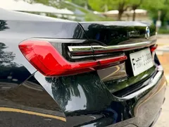 2021 BMW 7 Series 730Li M, чёрный — фото 31