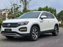 2021 Volkswagen Tayron 330TSI 2WD Plus, белый — фото 1