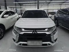 2021 Mitsubishi Outlander 2.0L 2WD 5, белый — фото 3