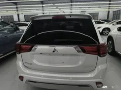 2021 Mitsubishi Outlander 2.0L 2WD 5, белый — фото 6