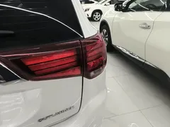 2021 Mitsubishi Outlander 2.0L 2WD 5, белый — фото 8