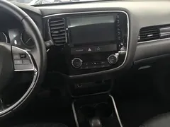 2021 Mitsubishi Outlander 2.0L 2WD 5, белый — фото 13