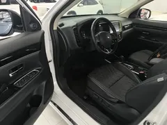 2021 Mitsubishi Outlander 2.0L 2WD 5, белый — фото 16