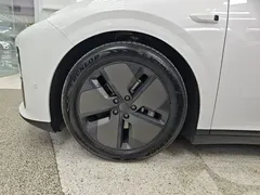 2025 Li Auto i6 2WD Standard, белый — фото 23