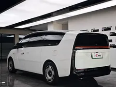 2025 Li Auto MEGA Ultra Smart Refresh, белый — фото 6