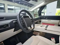 2025 Li Auto MEGA Ultra Smart Refresh, белый — фото 7