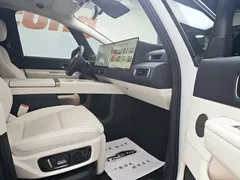 2025 Li Auto MEGA Ultra Smart Refresh, белый — фото 13