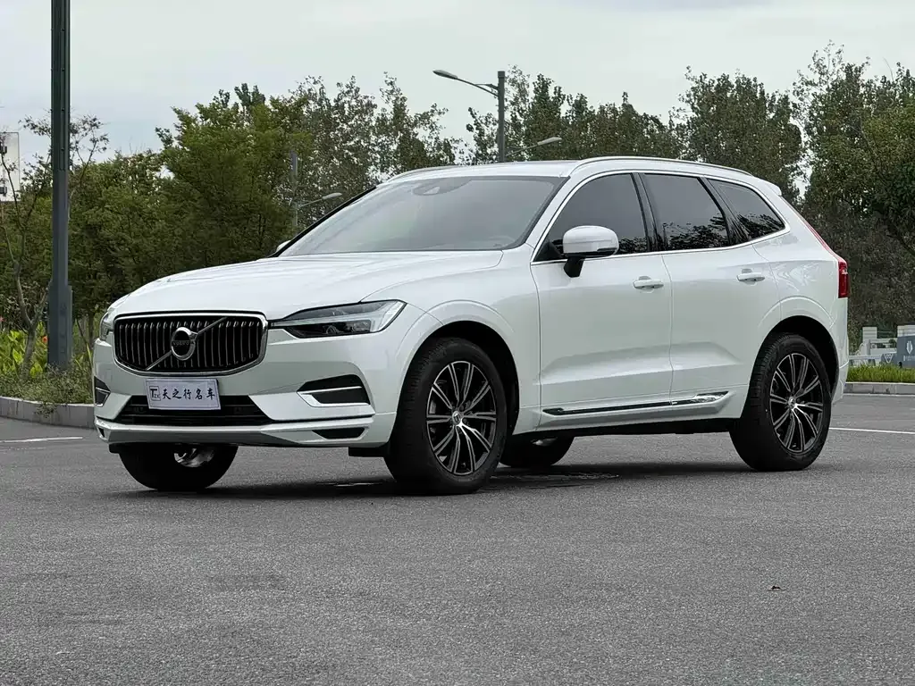 2021 Volvo XC60 T5 4WD Luxury