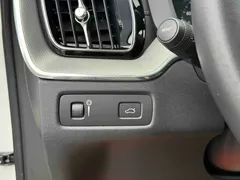 2021 Volvo XC60 T5 4WD Luxury, белый — фото 9