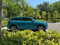 2022 Audi Q2L 35 TFSI Fashion Sport, синий — фото 4