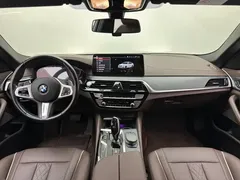 2021 BMW 5 Series 5 530Li M, белый — фото 10