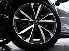 2023 Audi Q7 55 TFSI quattro S line, чёрный — фото 20