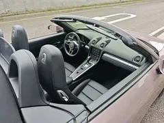 2022 Porsche 718 Boxster 2.0T — фото 15