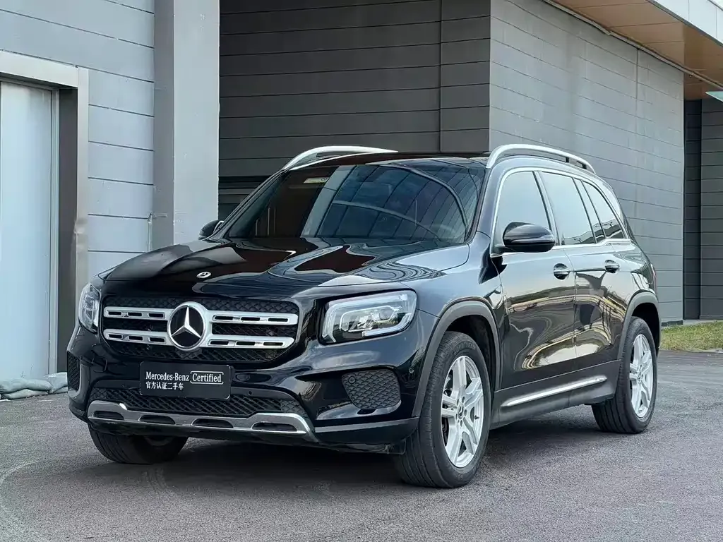 2023 Mercedes-Benz GLB 220