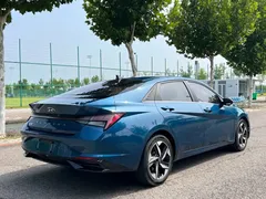 2022 Hyundai Elantra 1.5L CVT LUX Premium, синий — фото 6