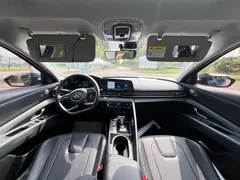 2022 Hyundai Elantra 1.5L CVT LUX Premium, синий — фото 10