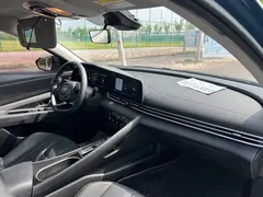 2022 Hyundai Elantra 1.5L CVT LUX Premium, синий — фото 11