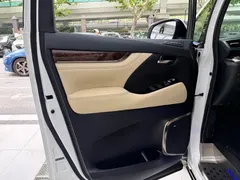 2021 Toyota Alphard Hybrid 2.5L Luxury, белый — фото 4