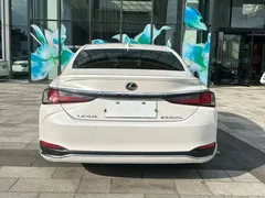 2022 Lexus ES 300h, белый — фото 5