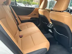 2022 Lexus ES 300h, белый — фото 18