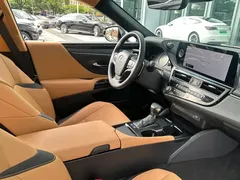 2022 Lexus ES 300h, белый — фото 20