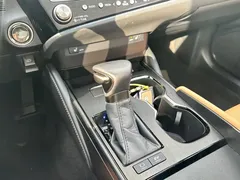 2022 Lexus ES 300h, белый — фото 27