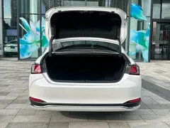 2022 Lexus ES 300h, белый — фото 32