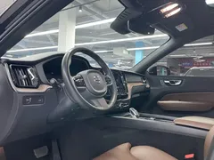 2022 Volvo XC60 4WD Luxury, чёрный — фото 5