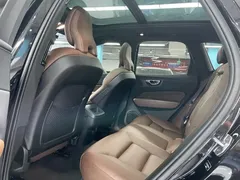 2022 Volvo XC60 4WD Luxury, чёрный — фото 6