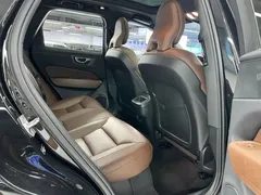 2022 Volvo XC60 4WD Luxury, чёрный — фото 8