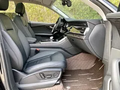 2021 Audi Q8 55 TFSI, чёрный — фото 12