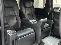 2020 Lexus LM 300h, чёрный — фото 14