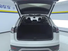 2023 Volkswagen Tayron 300TSI 2WD Plus, белый — фото 4