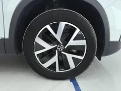 2023 Volkswagen Tayron 300TSI 2WD Plus, белый — фото 6