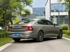 2021 Volvo S90 — фото 5