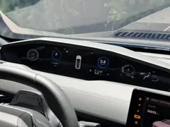 2023 Changan UNI-V 1.5T Premium — фото 23