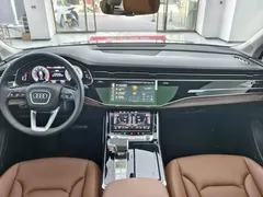 2023 Audi Q7 55 TFSI quattro S line, чёрный — фото 13