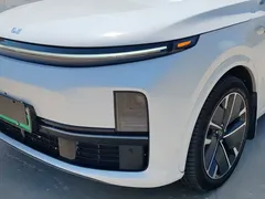 2025 Li Auto L7 Ultra, белый — фото 11