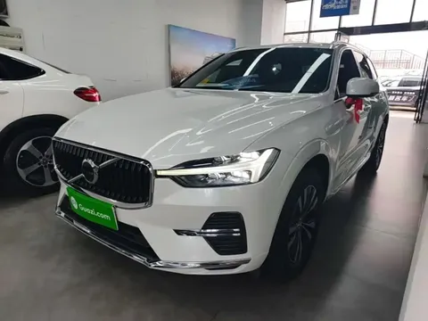 2023 Volvo XC60 4WD Luxury