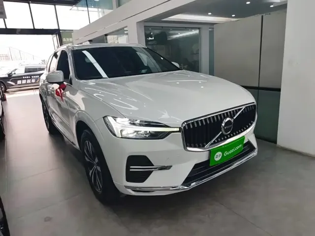 2023 Volvo XC60 4WD Luxury