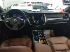 2023 Volvo XC60 4WD Luxury, белый — фото 10